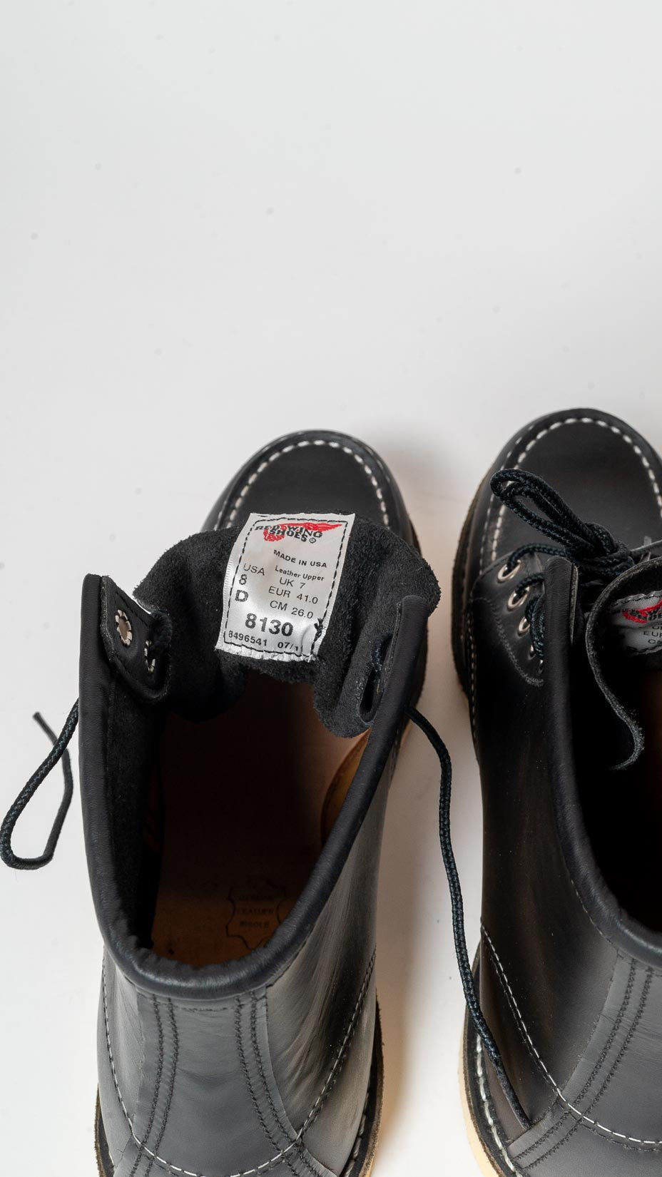 Red Wing Shoes — Moc Toe Black, 8130, Made in USA, US8D (new)