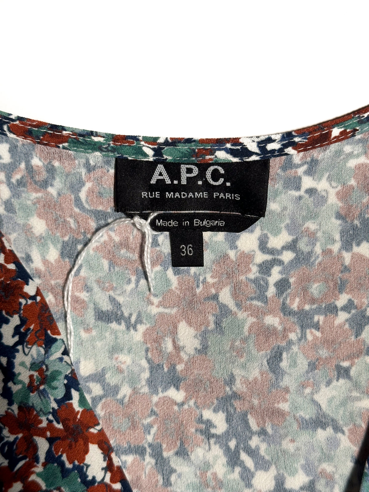 A.P.C. フローラル柄ラップミディワンピース、サイズ36